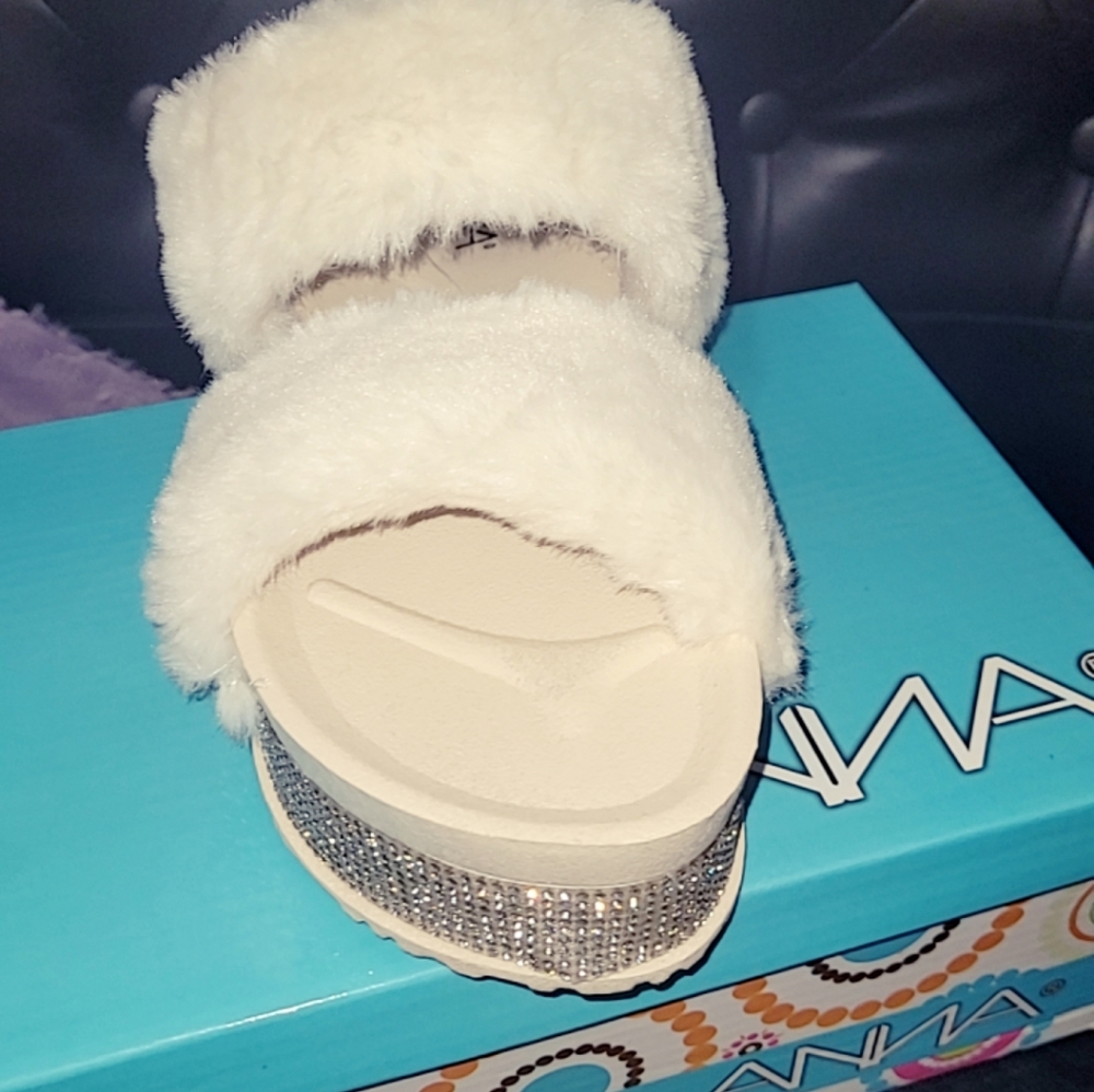Anna Kandy Platform Slides